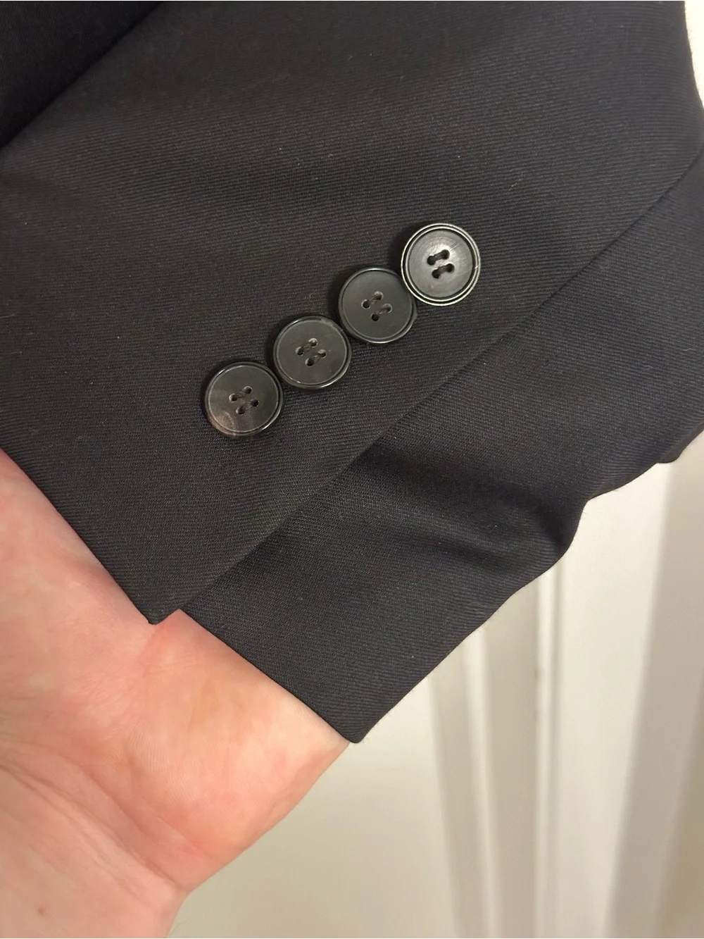 Hugo Boss 38R - 32W Hayes - Gibson Black 100% Virgin Wool Suit